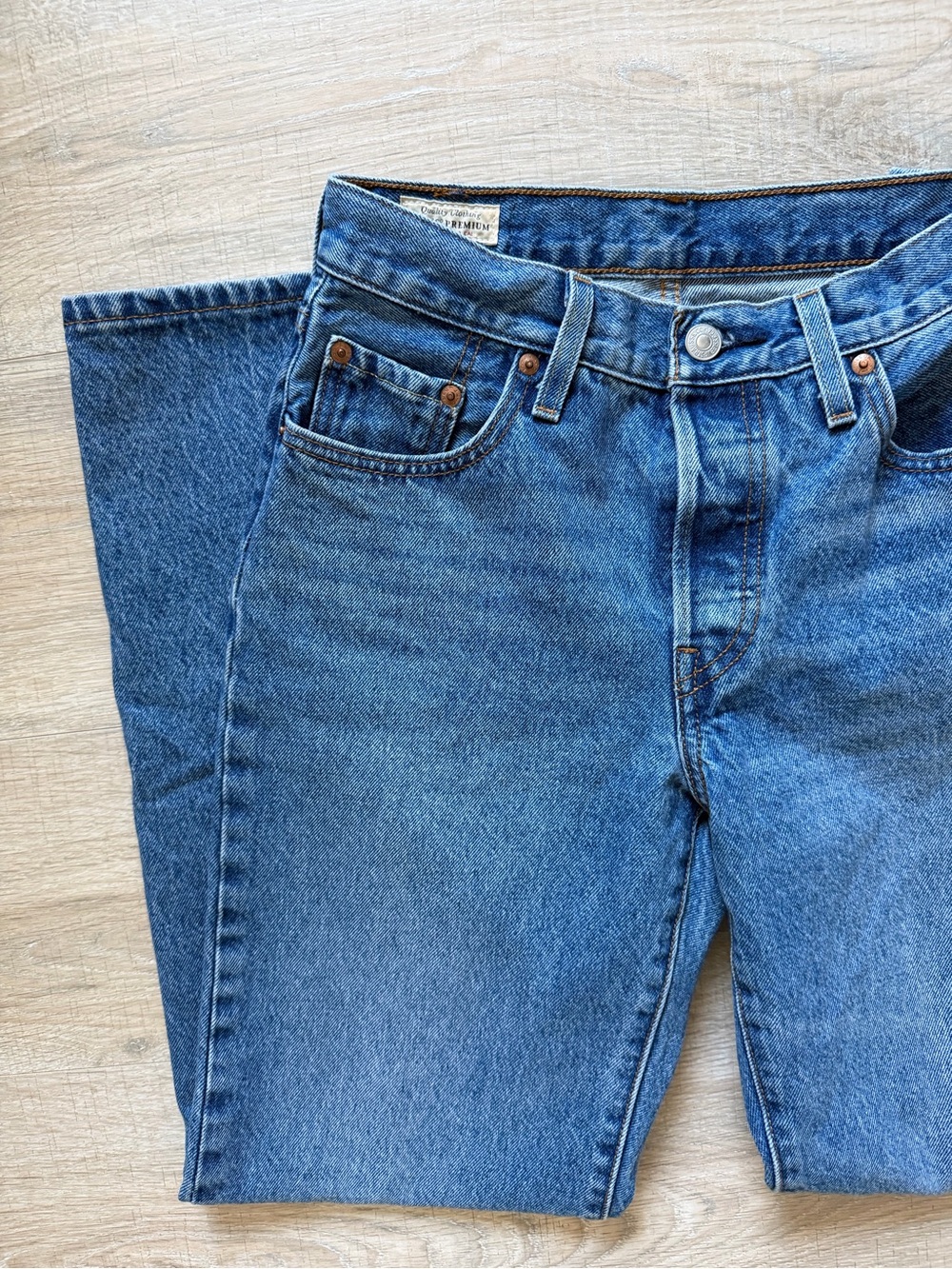 LEVI’S 501 Vintage Straight-Leg Blue Jeans | Women’s size 24